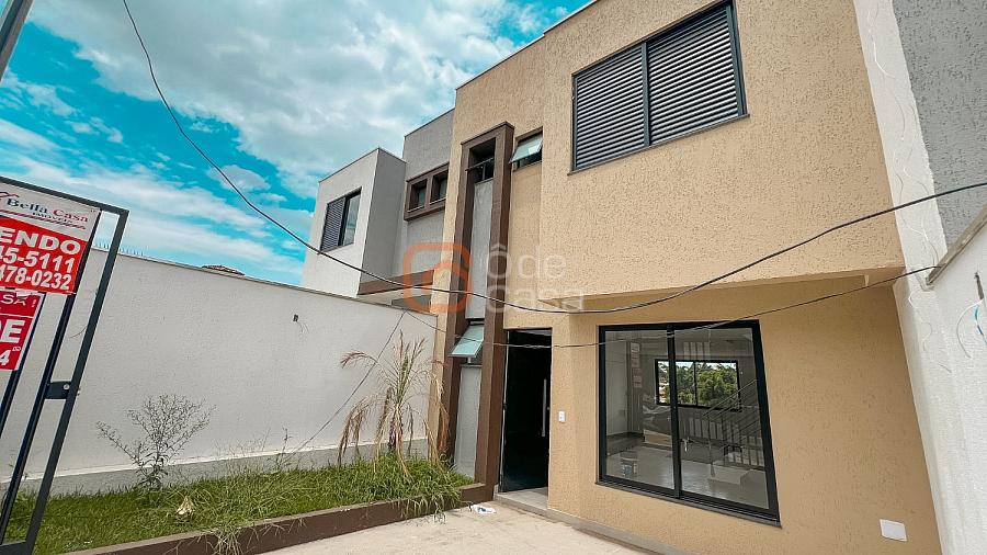Casa geminada com 3 quartos � venda no Santa Am�lia 1