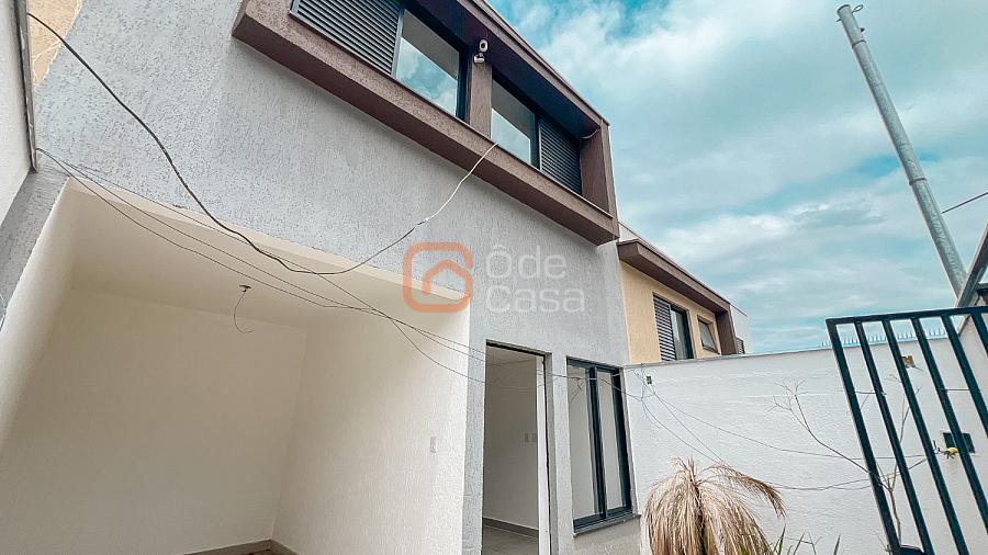 Casa geminada com 3 quartos � venda no Santa Am�lia 1