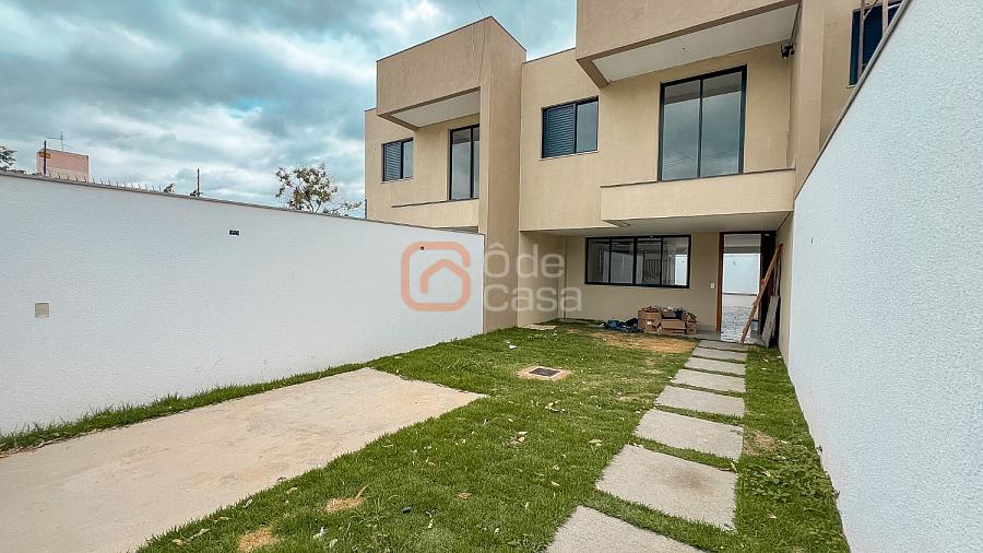 Casa geminada com 4 quartos � venda no Santa Am�lia 1