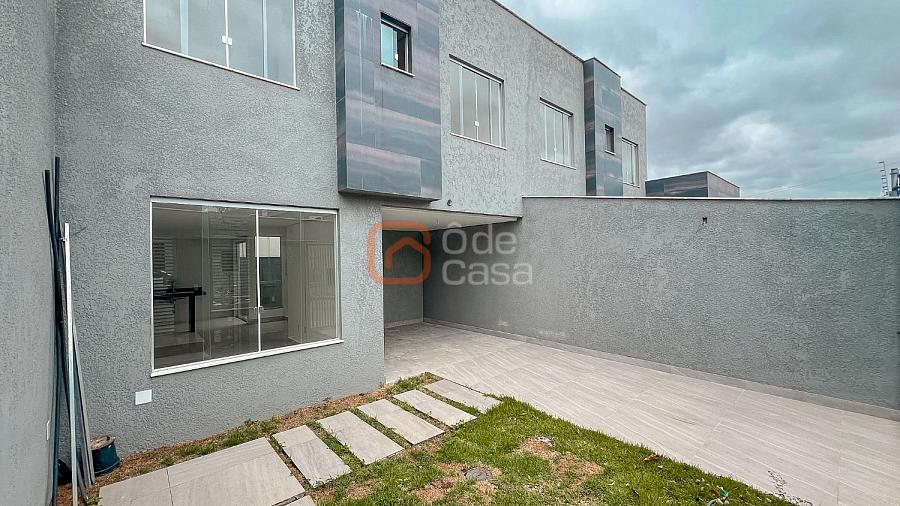 Casa geminada com 3 quartos � venda no Itapo� 1