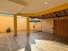 Casa triplex com 3 quartos e espa�o gourmet � venda no Castelo 60