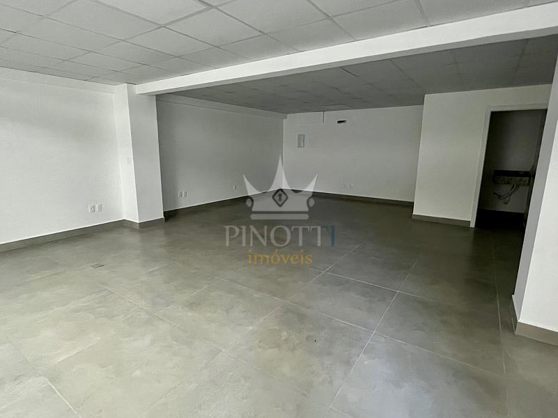 No Centro de Itaja�, espa�o comercial no Itabela Center 4