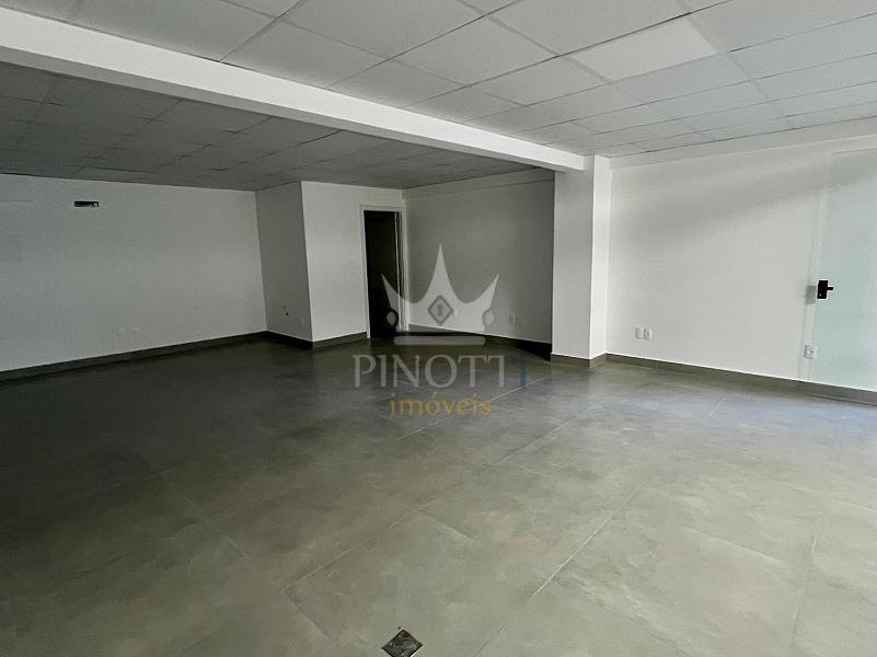 No Centro de Itaja�, espa�o comercial no Itabela Center 5