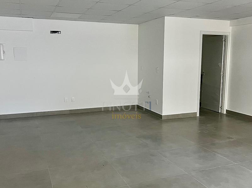No Centro de Itaja�, espa�o comercial no Itabela Center 6