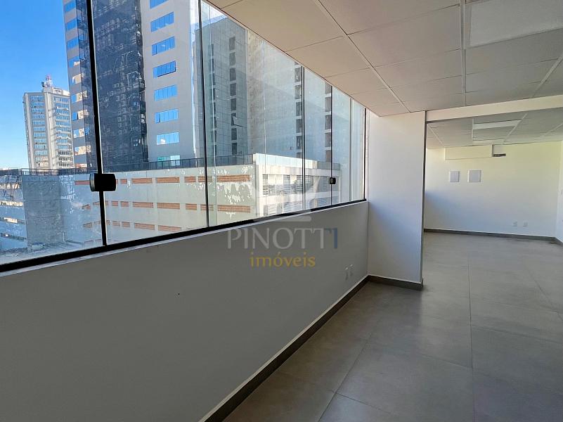 No Centro de Itaja�, espa�o comercial com 277 m� 9
