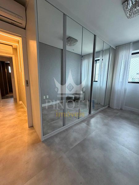 Mobiliado com 3 dormit�rios e 2 vagas � venda em S�o Judas 7