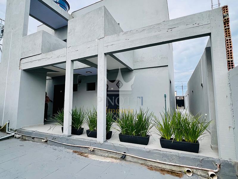 �rea externa com entradas das unidades t�rreas e jardineiras