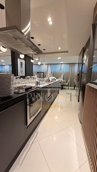 Apartamento com 2 dormit�rios e 2 vagas � venda na Praia Brava em Itaja� 31