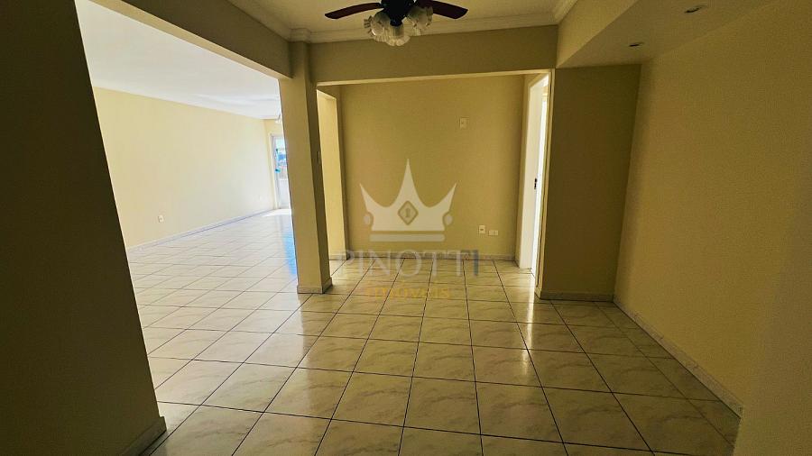 140 m� no Centro de Itaja� | 3 dormit�rios, su�te e uma linda vista 17