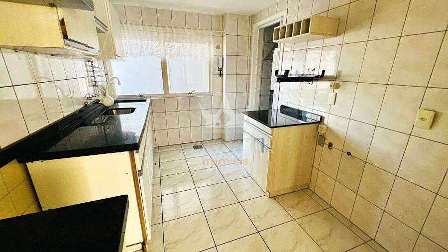 140 m� no Centro de Itaja� | 3 dormit�rios, su�te e uma linda vista 24