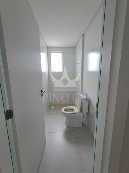 Apartamento no Centro de Itaja� com 3 dormit�rios, su�te e 2 vagas de garagem 6