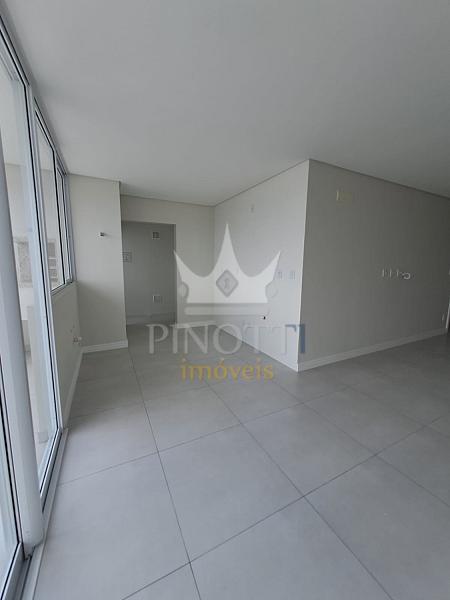 Apartamento no Centro de Itaja� com 3 dormit�rios, su�te e 2 vagas de garagem 4