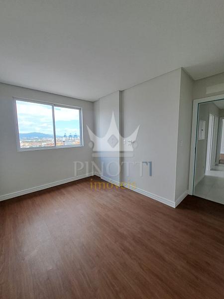 Apartamento no Centro de Itaja� com 3 dormit�rios, su�te e 2 vagas de garagem 8