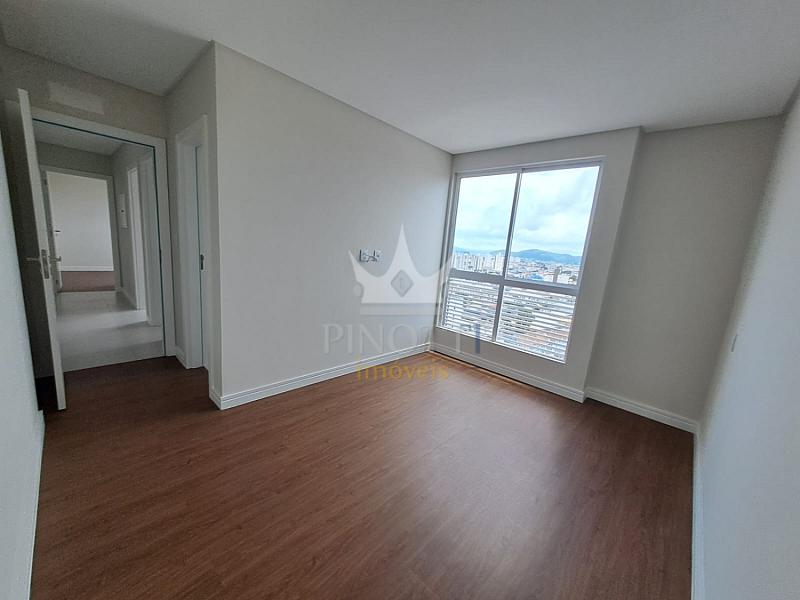 Apartamento no Centro de Itaja� com 3 dormit�rios, su�te e 2 vagas de garagem 10