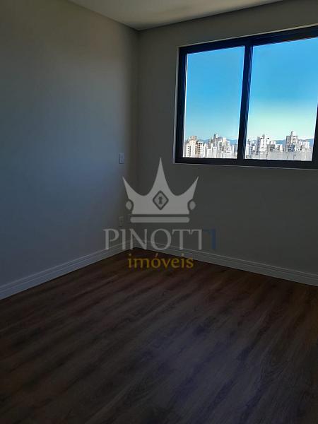 Centro de Itaja�: Apartamento � Venda com 2 Su�tes, Sacada com Churrasqueira e Rooftop 20