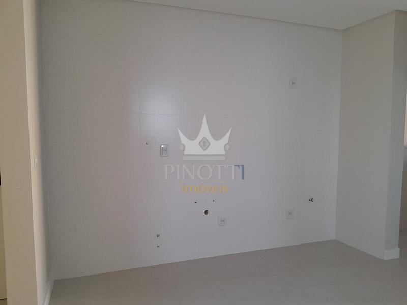 Centro de Itaja�: Apartamento � Venda com 2 Su�tes, Sacada com Churrasqueira e Rooftop 33