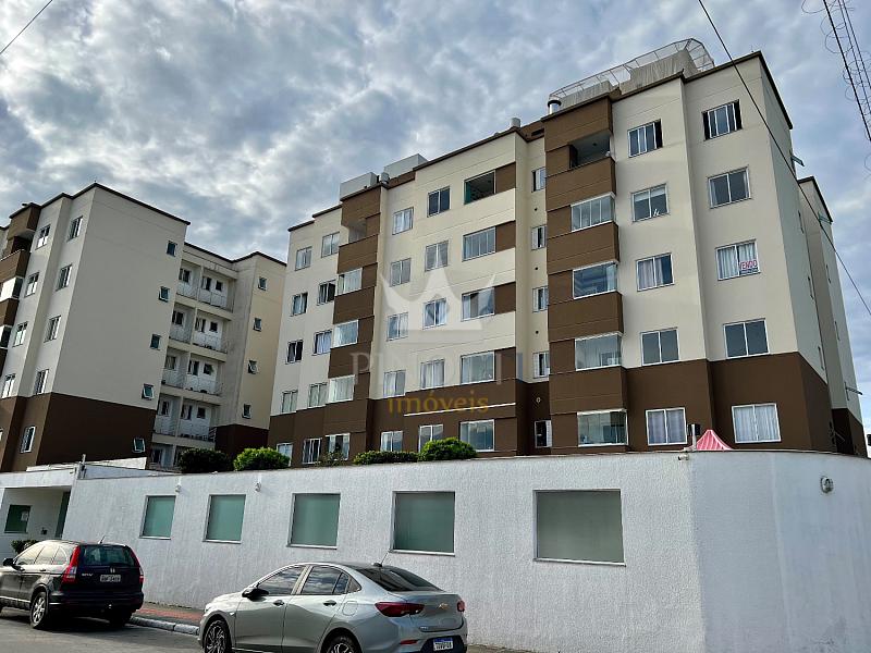 Cordeiros, Itaja�: Apartamento para Alugar com 2 Quartos, Su�te e Vaga de Garagem 1