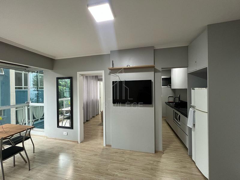 À venda no bairro Centro em Balneário Camboriú no Edifício Albany — foto 3