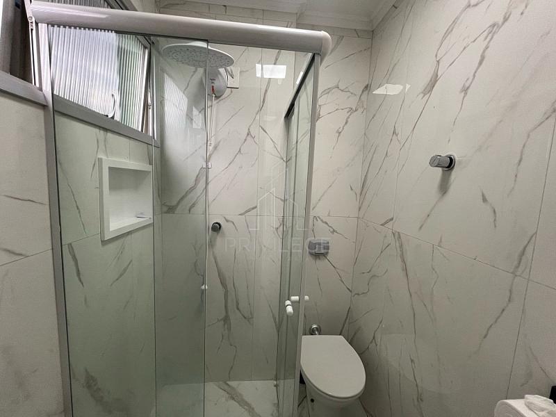 À venda no bairro Centro em Balneário Camboriú no Edifício Albany — foto 8