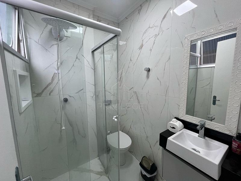 À venda no bairro Centro em Balneário Camboriú no Edifício Albany — foto 7