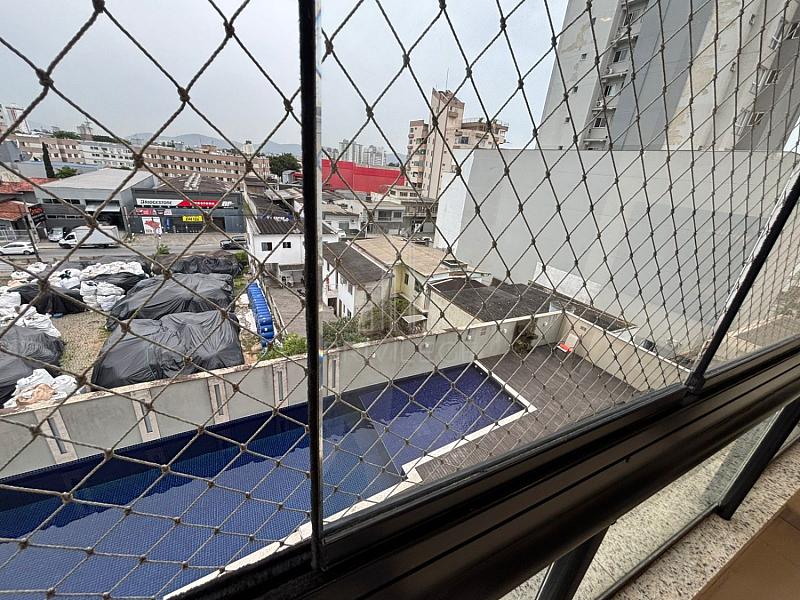 Locação no Bairro São Judas de Itajaí no Edifício Tour Soleil — foto 19