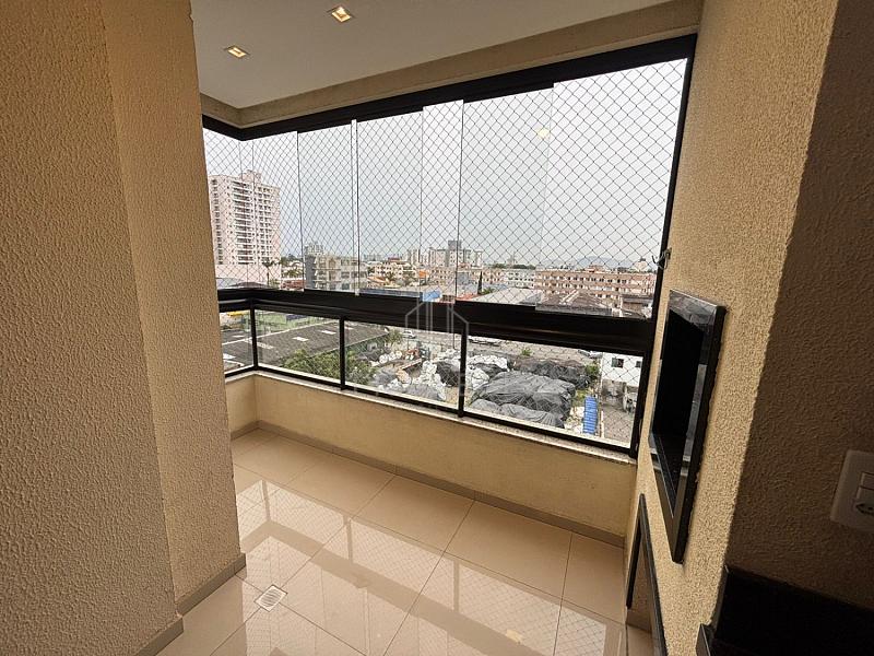 Locação no Bairro São Judas de Itajaí no Edifício Tour Soleil — foto 17