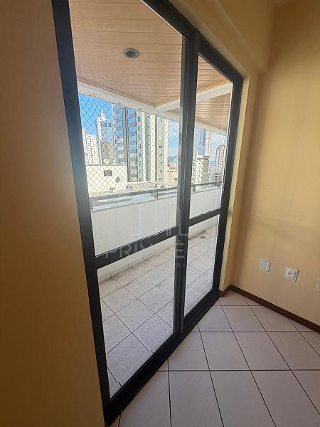 Apartamento no centro de Balne�rio Cambori� 17