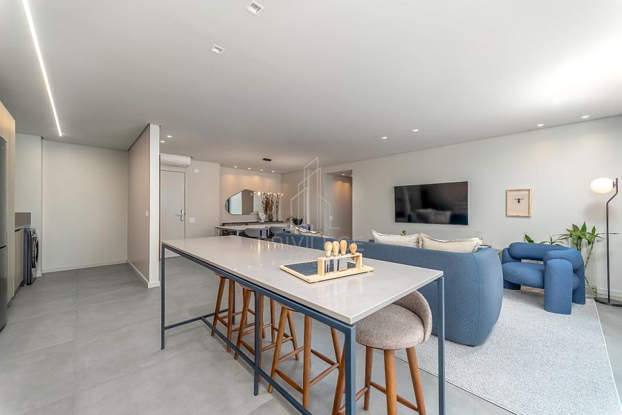 APARTAMENTO NOVO E  MOBILIADO NO CENTRO COM VISTA PARA O PORTO 7