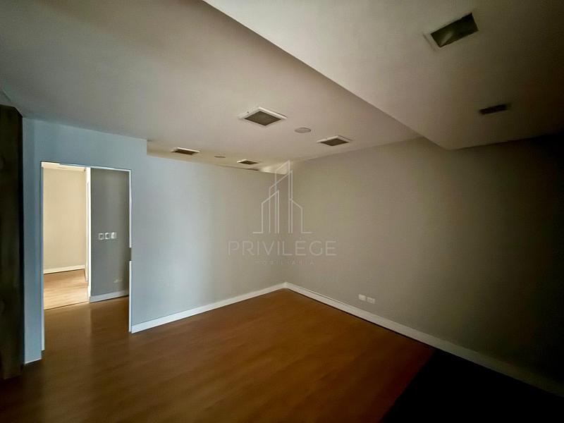 SALA COMERCIAL AO LADO DO SHOPPING 11