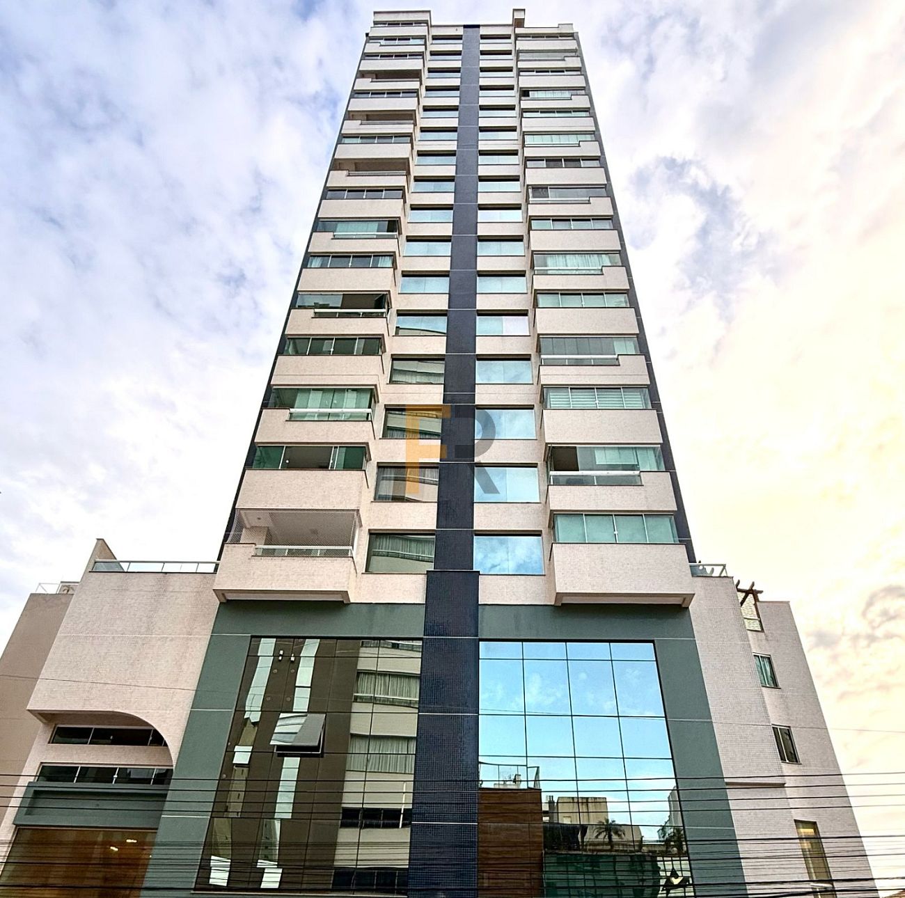 Apartamento de 3 quartos, 162m² no bairro Centro, em Balneário Camboriú | Eu Corretor
