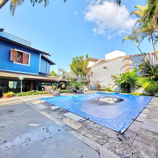 Casa com Grande Potencial para Retrofit no Condomínio Swiss Park - Lazer Completo e Planta Generosa — foto 15