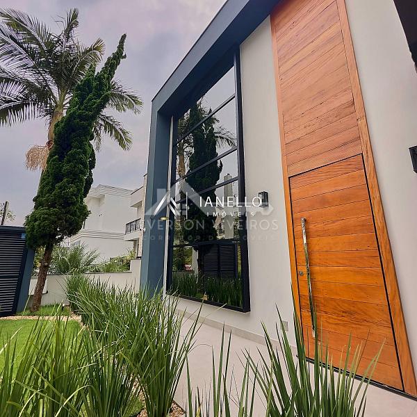 Casa Reformada com Vista para o Lago e Elevador no Condomínio Swiss Park — Lazer e Sofisticação — foto 20