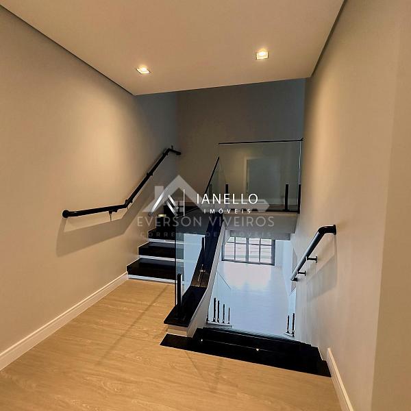 Casa Reformada com Vista para o Lago e Elevador no Condomínio Swiss Park — Lazer e Sofisticação — foto 5