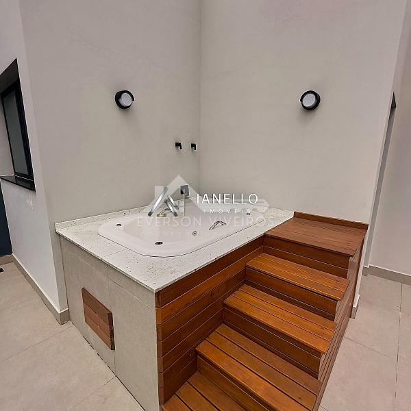 Casa Reformada com Vista para o Lago e Elevador no Condomínio Swiss Park — Lazer e Sofisticação — foto 9