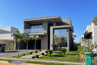Casa em Condomínio com 4 quartos à venda, 325m², 5 banheiros, 4 garagens - Residencial Goiânia Golfe Clube - Goiânia