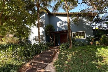 Sobrado à venda no Aldeia do Vale | Goiânia | 4 suítes | Piscina aquecida | 4 vagas | Localização privilegiada