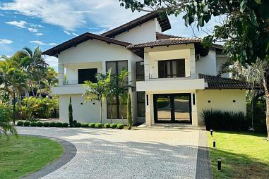 Sobrado à venda no Aldeia do Vale | Piscina aquecida | Projeto funcional | Lazer privativo