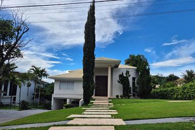 Sobrado de alto padrão à venda no Aldeia do Vale | Arquitetura neoclássica | Lazer privativo