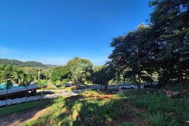 Terreno à venda no Aldeia do Vale com plateau elevado e vista privilegiada para o condomínio