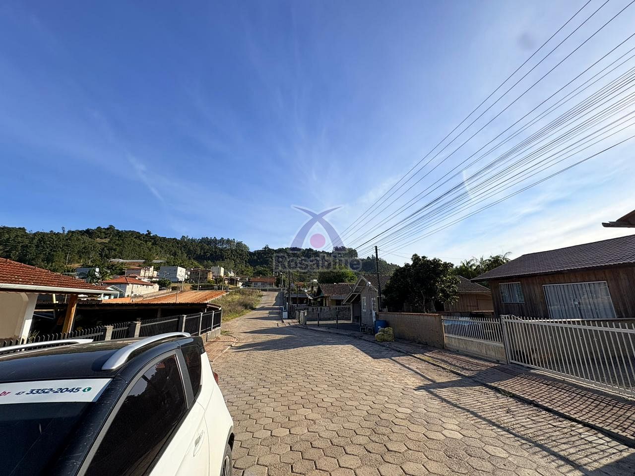 TERRENO COM CASA DE MADEIRA — foto 3