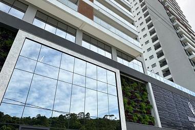 Excelente Apartamento 2 suítes com 2 vagas face norte Andar Alto com de área de lazer completa