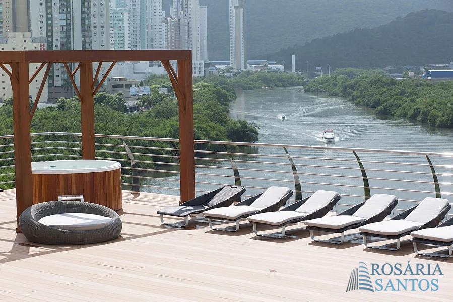 Imóvel de 03 suítes e 06 vagas de garagem com vista deslumbrante em Balneário Camboriú — foto 45