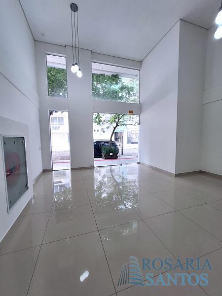 Ampla Sala Comercial com Mezanino, Lavabo e 01 Vaga no Ed. Horus Centro de Balneário Camboriú — foto 4