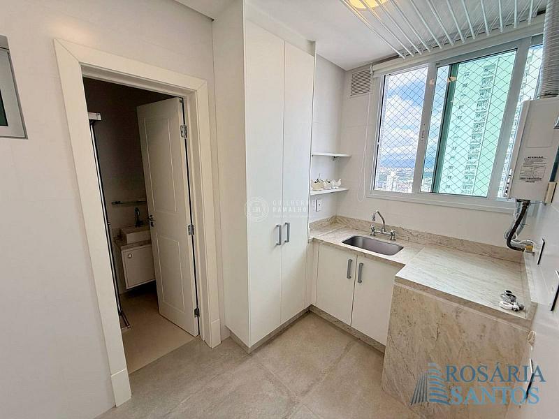 Locação Alto Padrão com 03 Suítes 02 Vagas de Garagem Quadra Mar no Centro de BC — foto 2