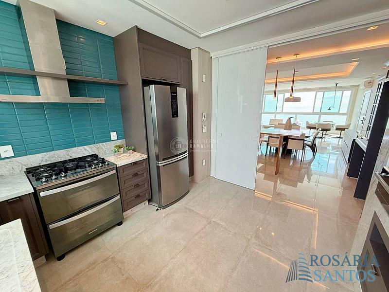 Locação Alto Padrão com 03 Suítes 02 Vagas de Garagem Quadra Mar no Centro de BC — foto 3