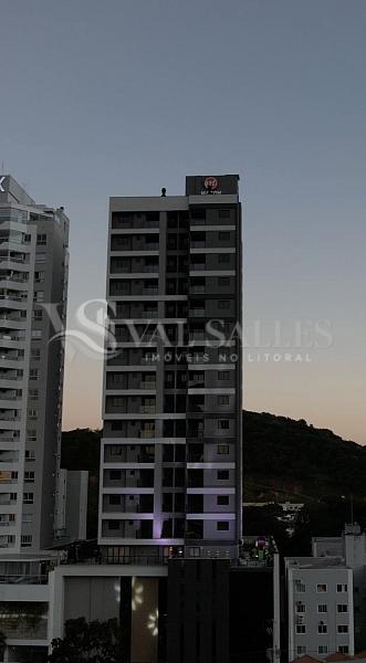Conforto e Exclusividade na Praia Brava 1