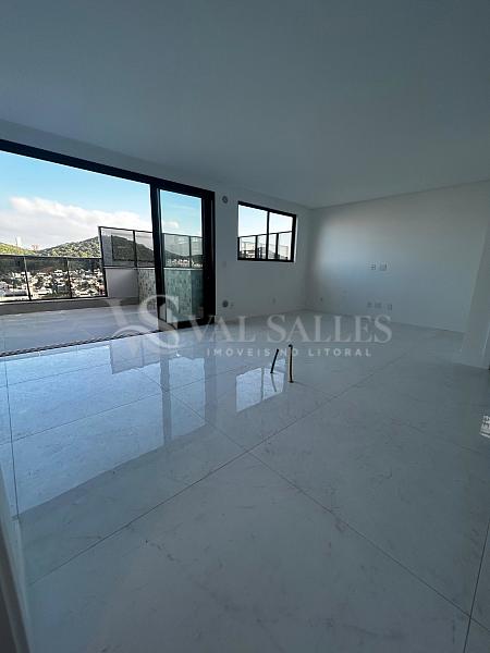 Seu Ref�gio Exclusivo a Passos do Mar 1