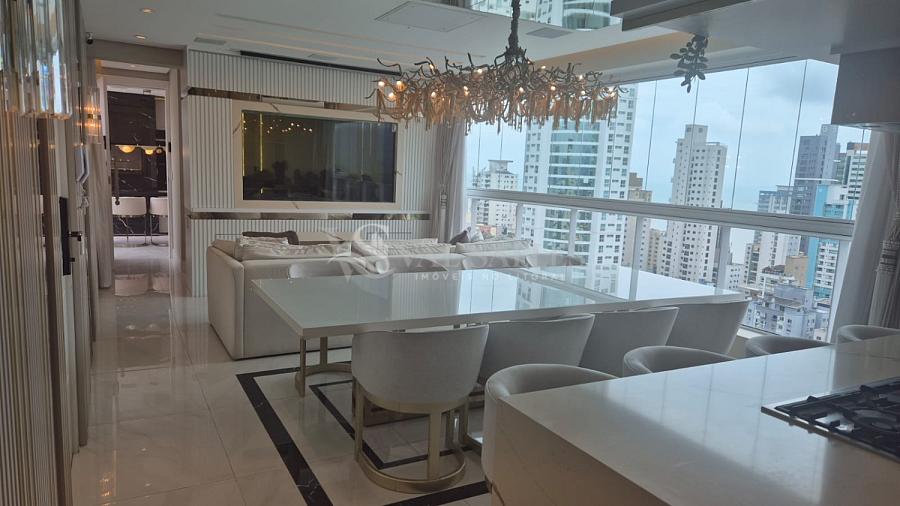 Magn�fica, mobiliada, piscina privativa, 4 suites 1