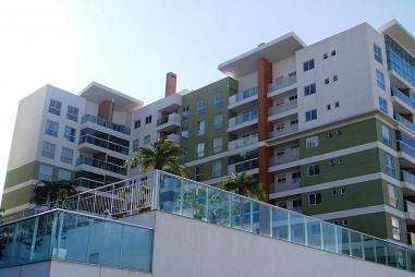 ED. ALOHA HOME RESORT - Praia Brava / Itajaí - 74,00m2 privativos, 2 Dormitórios (1 suíte), Vaga privativa, Sacada com Churrasqueira carvão