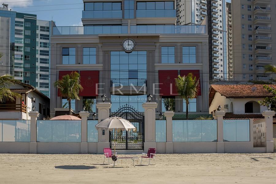 Apartamento 04 Su�tes no Centro de Itapema 12